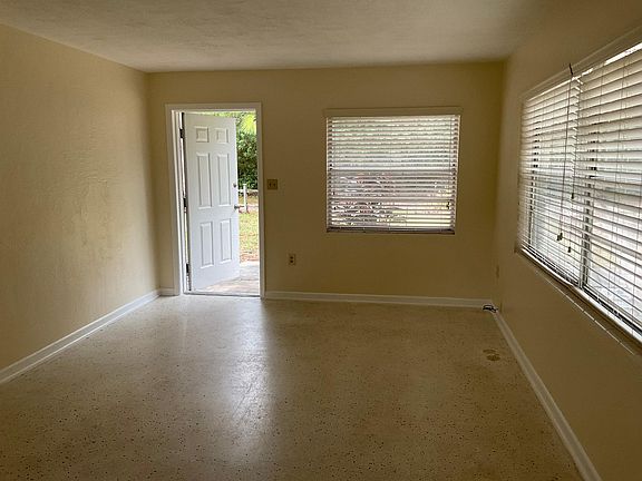 3rd image of 103 Meadow Ct