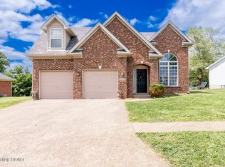 10704 Black Walnut Blvd, Louisville, KY 40229