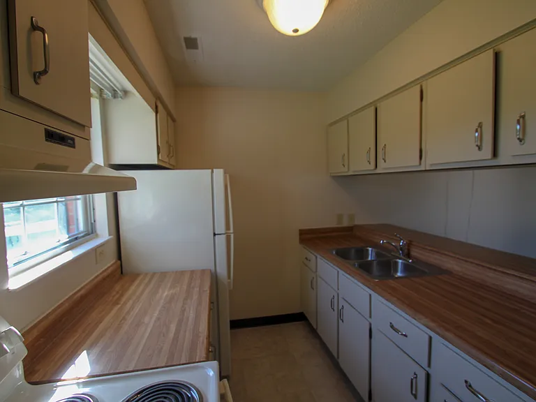 Oglebay Village Apartments — Photo 8