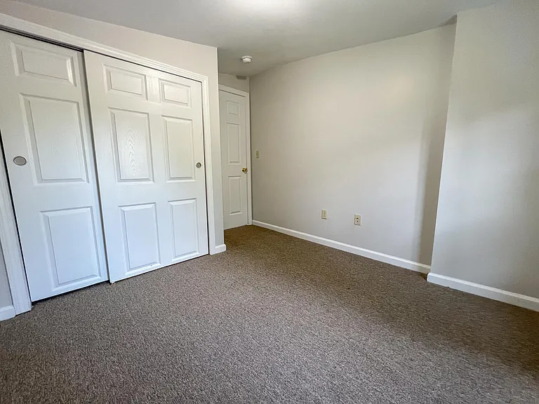 16 Elmer St #3E — Photo 3