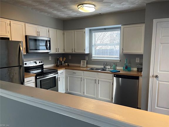 4th image of 5612 Mason Neck Ct