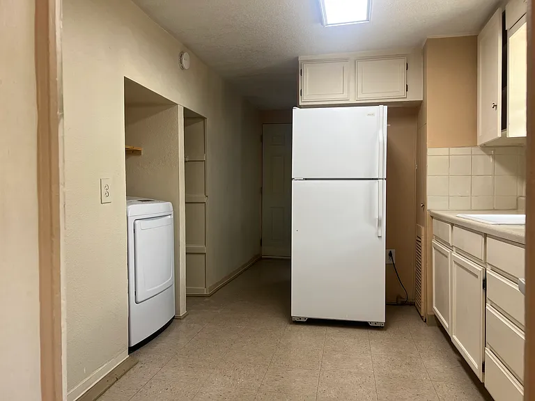 403 Columbia Dr SE — Photo 20