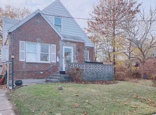 58-44 203rd St, Oakland Gardens, NY 11364