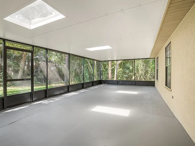 722 Carnival Ter — Photo 34