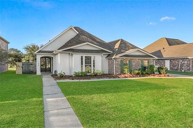 1st image of 108 Oxbow Dr