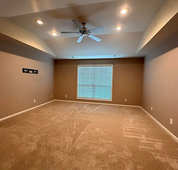 31 Enclave — Photo 12