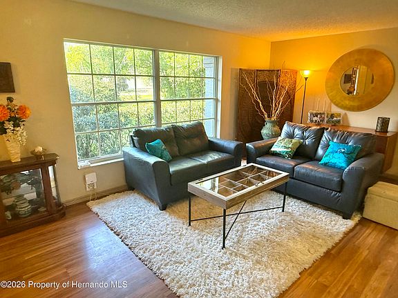 3rd image of 8056 Chaucer Dr