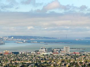 15 Starview Dr, Oakland, CA