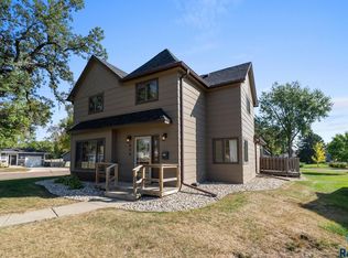 600 S 3rd St, Beresford, SD 57004