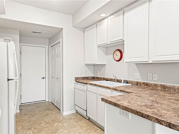 3rd image of 8601 Westown Pkwy Unit 12102
