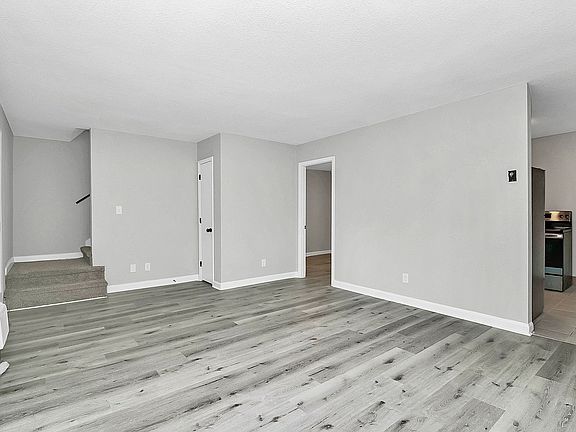 4th image of 314 Clarence St #3913-8