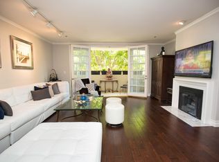 575 S Barrington Ave APT 103, Los Angeles, CA 90049