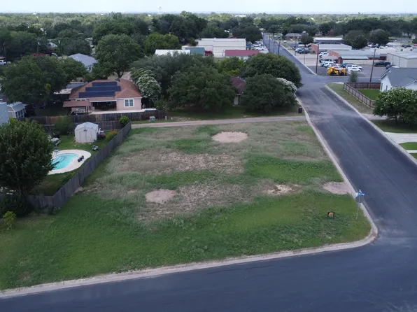 702 34th Street LOT 5, Hondo, TX 78861