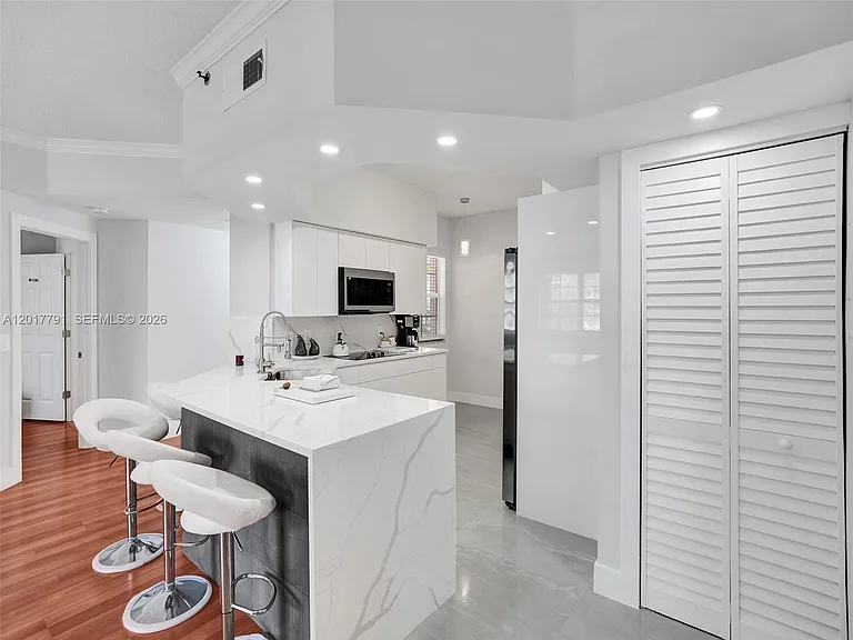 3245 NE 184th St #13305 — Photo 13