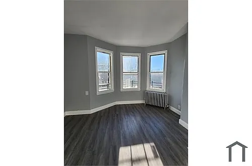 31 Spruce St Photo 1