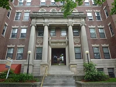2nd image of 1376 Commonwealth Ave APT 1A