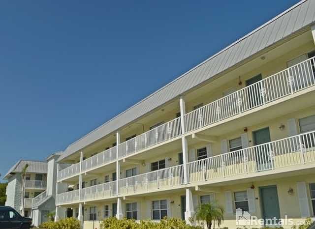 1st image of 101 S Peninsula Dr APT 304