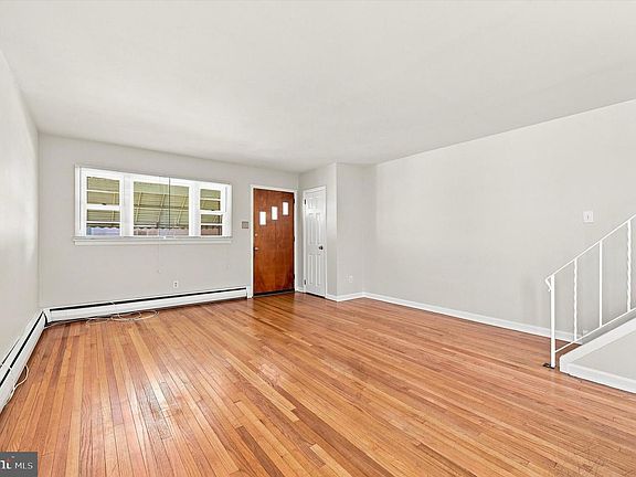 3rd image of 114 W 7th St