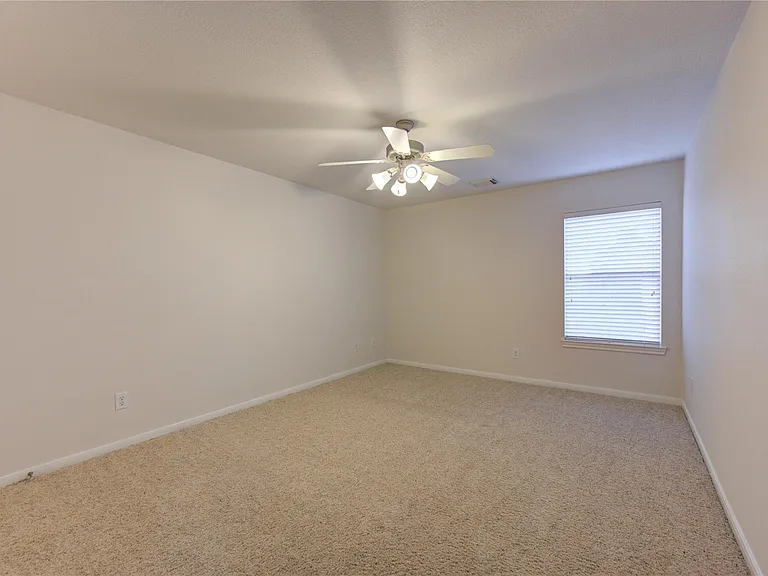 1903 Hampton Lakes Ct — Photo 19