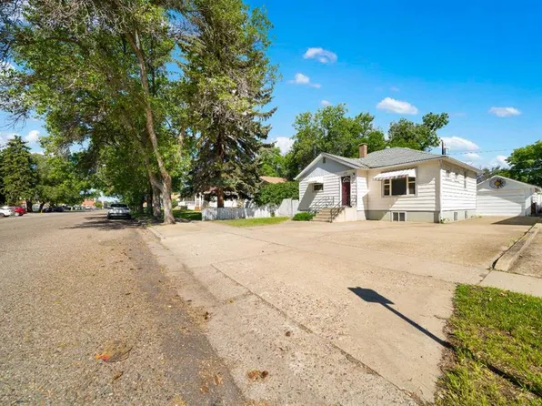20 S 6th St SW, Medicine Hat, AB T1A 4H8
