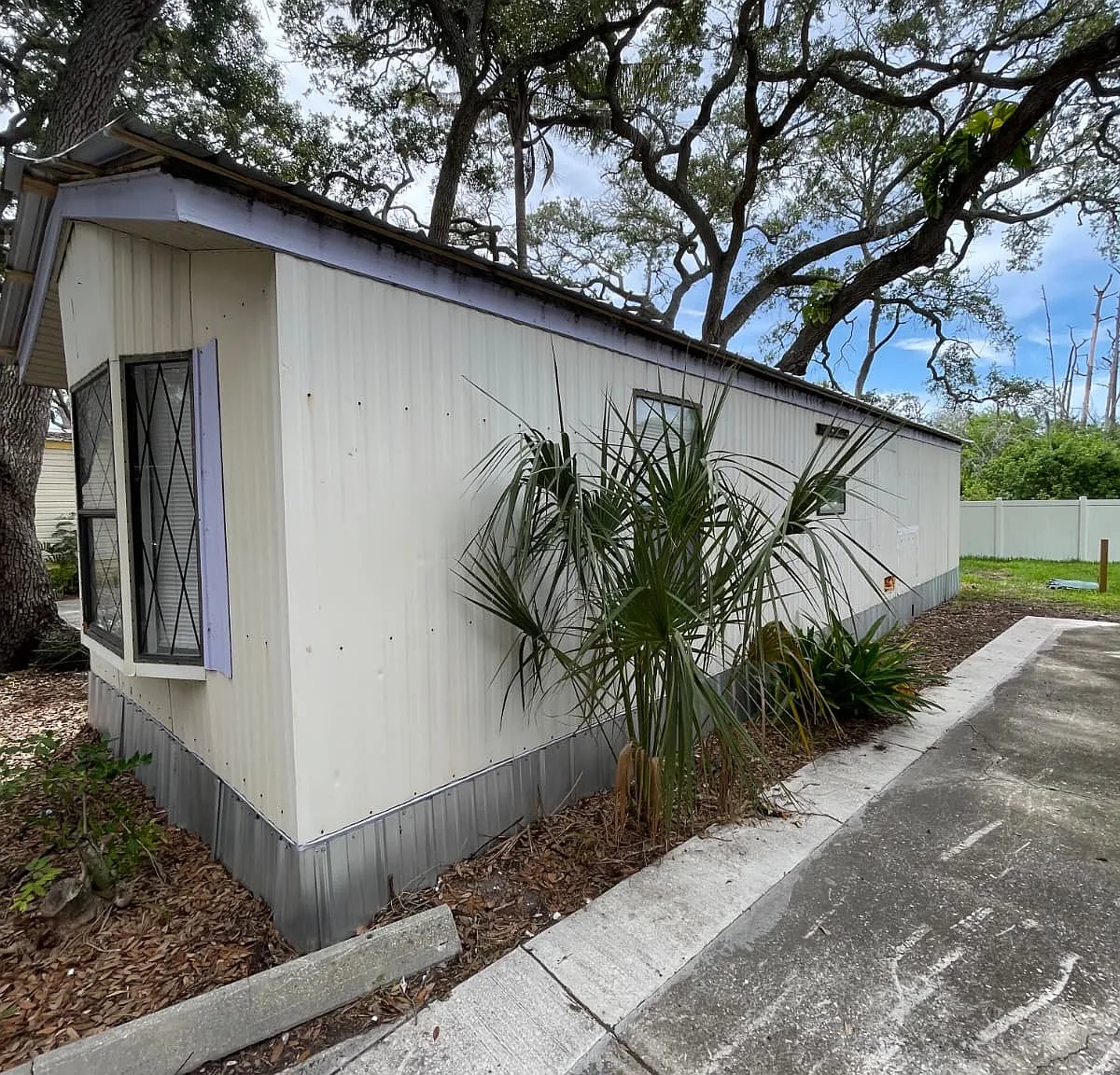 1 bed, 750 sqft, $896 — Photo 2