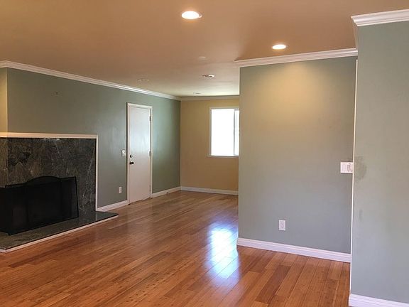 4th image of 1081 Beech St