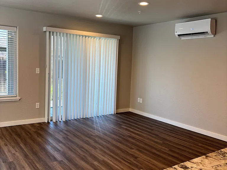 124 SW Donna Jean Way — Photo 9