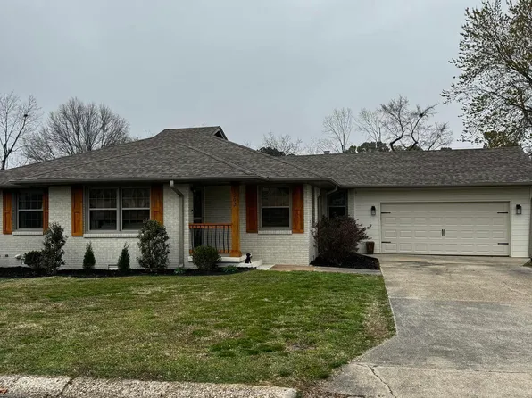 1503 Crestview Dr, Paragould, AR 72450