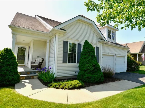 186 Country Club Drive #186, Oxford, CT 06478
