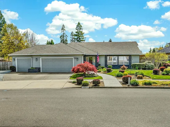 1562 Ridge Way, Medford, OR 97504