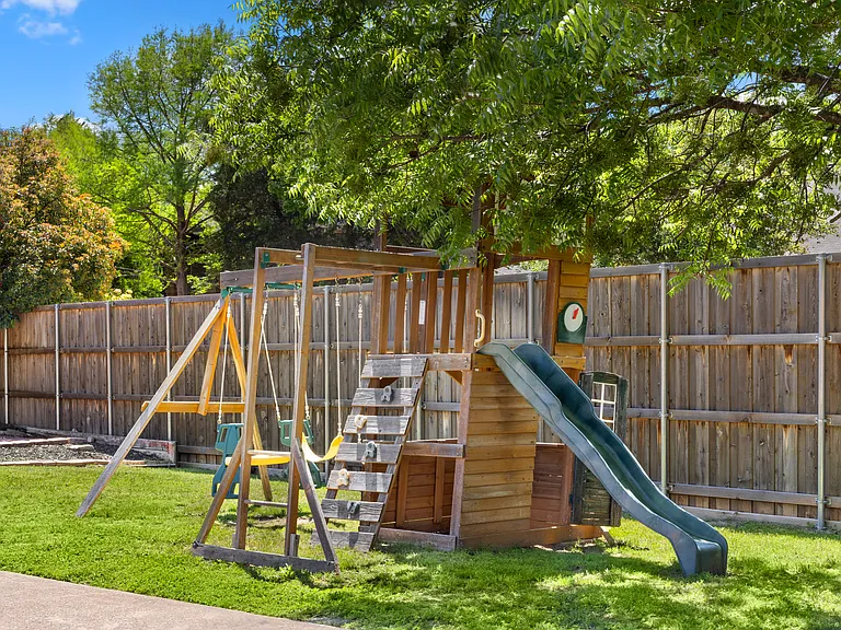 3913 Baywatch Dr — Photo 40
