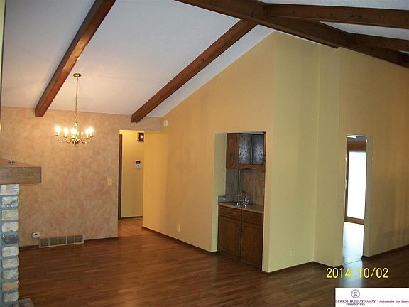 5th image of 9372 Parker St