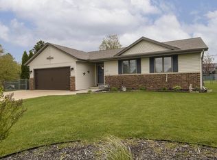 2775 Thomas DRIVE, East Troy, WI 53120