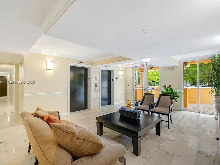 101 Sidonia Ave #404 — Photo 45