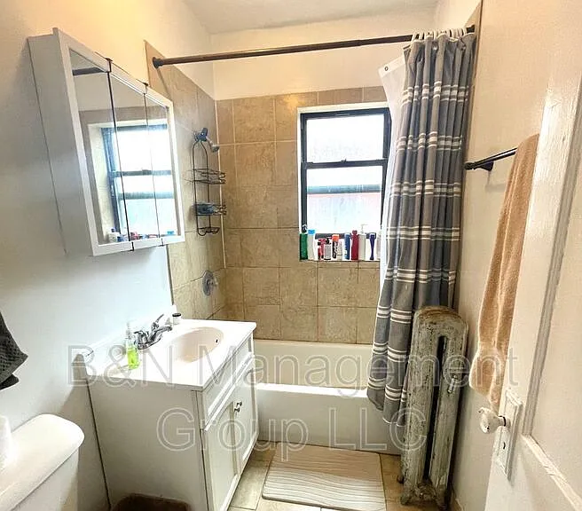 918 W Oakdale Ave #2S — Photo 9