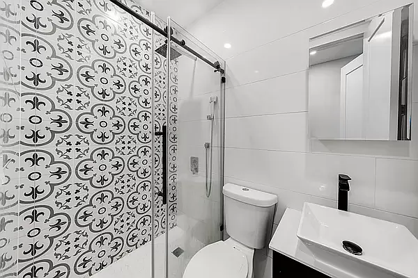 Rented by Vector New York, LLC | media 10