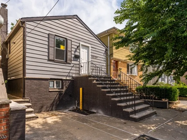 54 Frederick St, Belleville Twp., NJ 07109