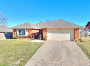 313 W Grand Teton Ct, Yukon, OK 73099