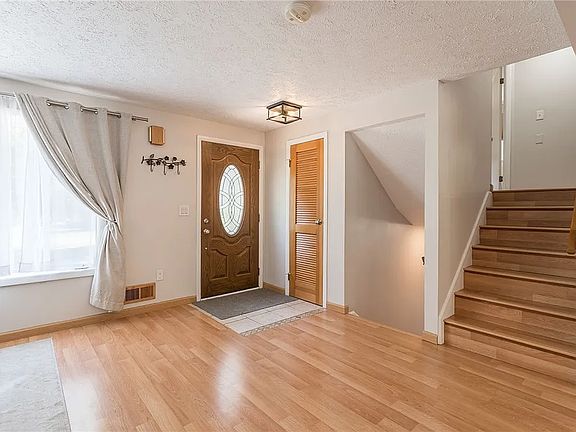 5th image of 15 Mertensia Ln