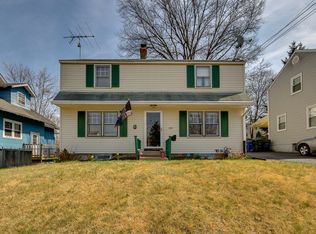1595 Rockwell Rd, Abington, PA 19001