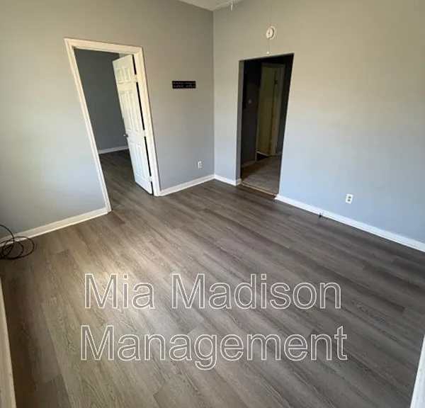 1419 Richards St — Photo 2