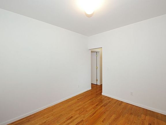 2nd image of 5 Jones St APT 10