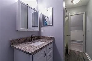 135 Barrington Dr E — Photo 8