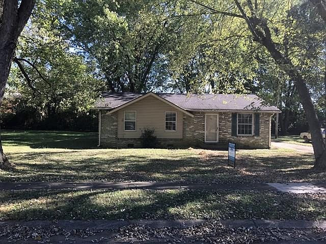 2nd image of 716 Rose Dr