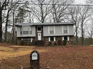 1961 Outwood Rd, Fultondale, AL 35068