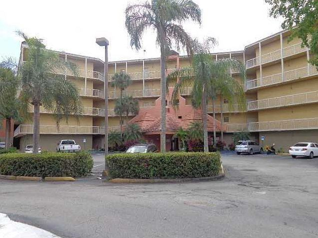 1st image of 8290 Lake Dr APT 404