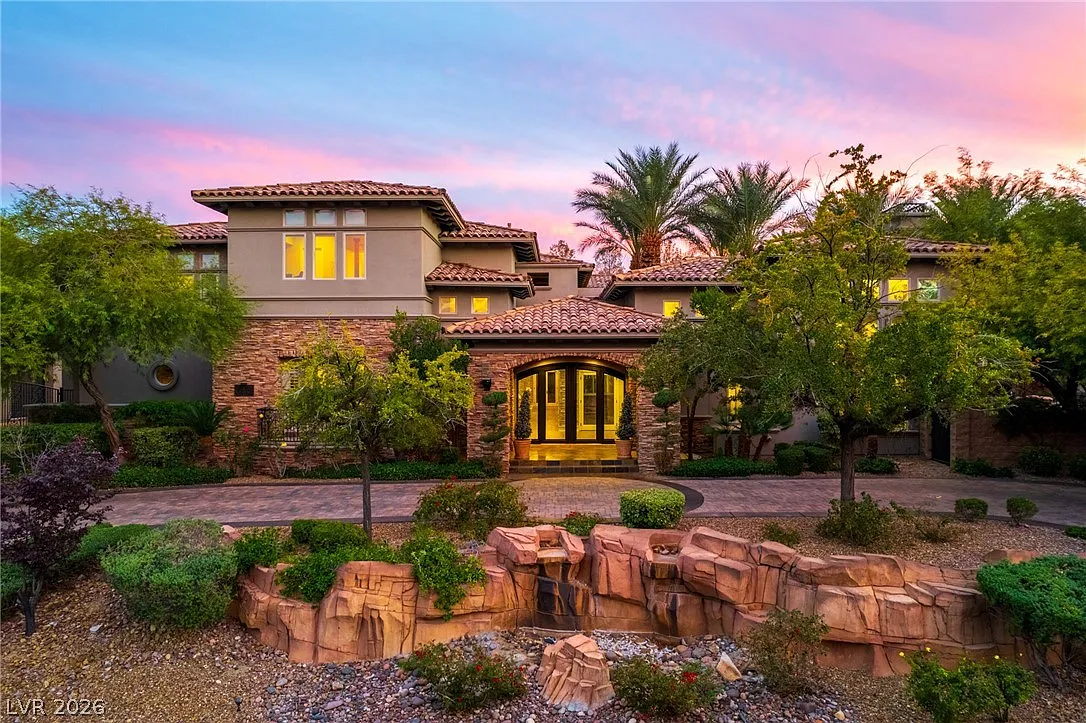 6 bed, 8.5 bath, 10643 sqft, $55,000 — Photo 3