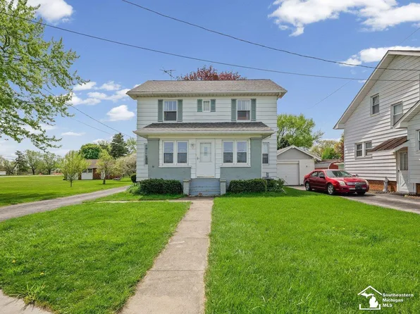 2361 Manhattan St, Erie, MI 48133