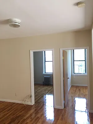 Rented by Metroline Realty | media 3