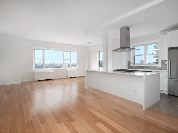 60 East 8th Street image 1 of 9